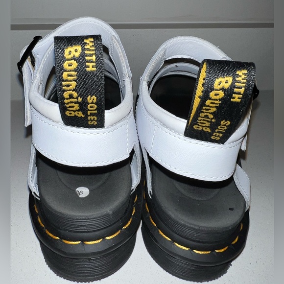 NIB Dr. Martens Blaire Sandals size 7 - Picture 13 of 13